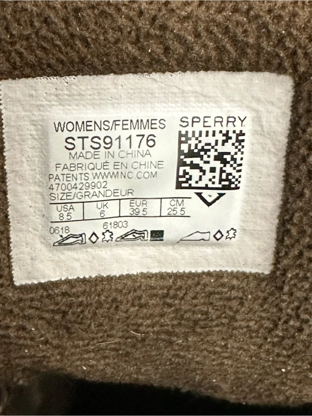 Sperry lace up